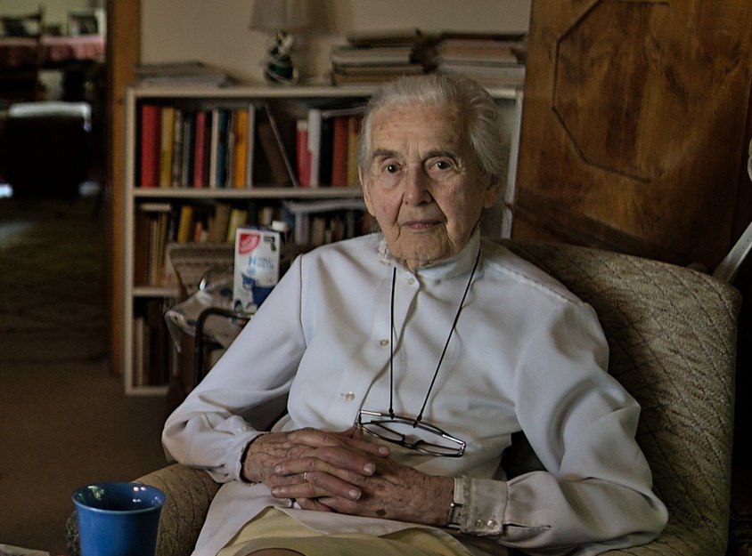 La camarada y activista NS, Úrsula Haverbeck pasó a la inmortalidad hoy a sus 96 años.
Toda su vida fue un ejemplo de valentía defendiendo la verdad hasta el final.
Úrsula Haverbeck, presente!!! HH