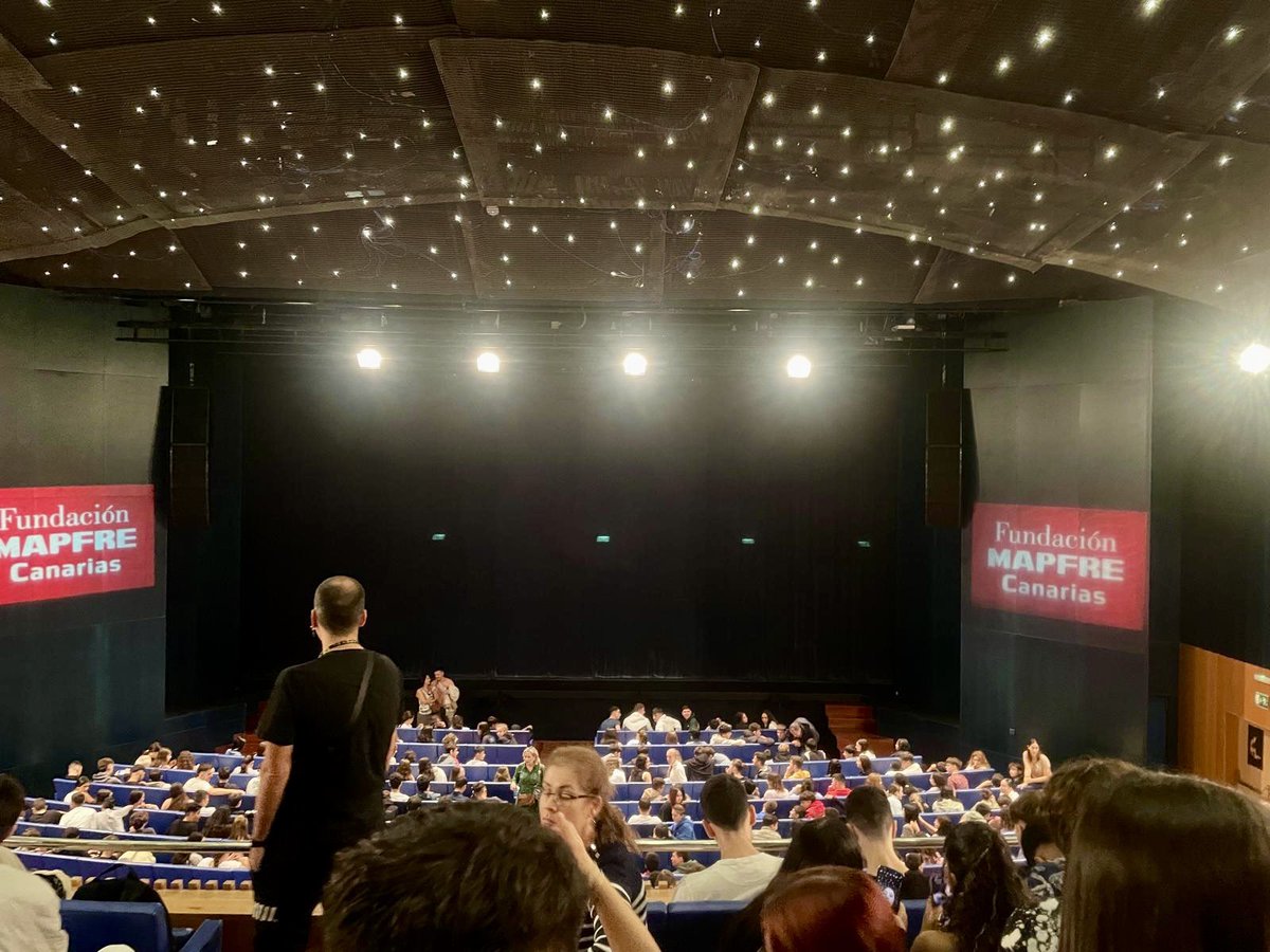 🇪🇸 🎭✨ Nuestros alumnos de 1BB visitan el Teatro Cuyás ✨🎭

🇫🇷 🎭✨ Nos élèves de 1BB visitent le théâtre Cuyás ✨🎭

#TeatroCuyás #ArteYEducación #SalidaCultural