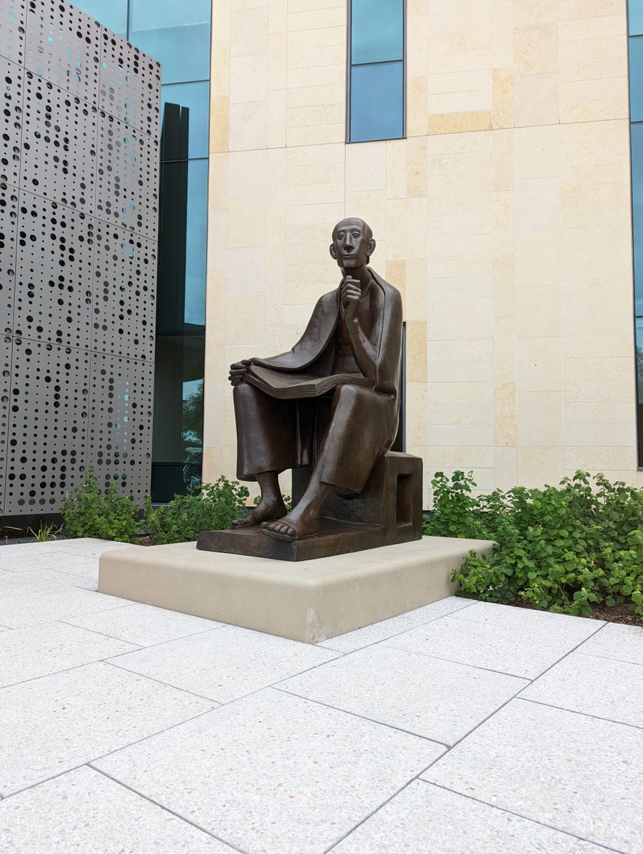 HalSKatz's tweet image. Becoming a #healthcare lawyer wasn’t on my radar when I was a student at @UHLAW. For students exploring #healthlaw, there are so many rewarding career paths to consider!  Share your interests &amp;amp; get involved in the @abahealthlaw: tinyurl.com/37xavwt8