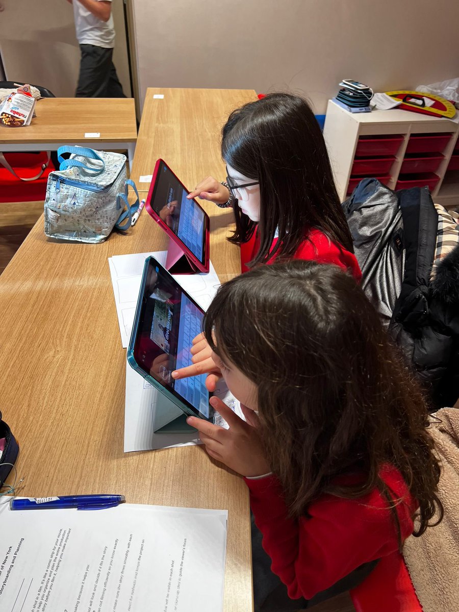 AlexanaBradean's tweet image. Learning the art of filmmaking: storytelling, planning scenes, and creating visually engaging narratives. Turning ideas into cinematic experiences! #FilmmakingBasics #Storytelling #VisualCreativity