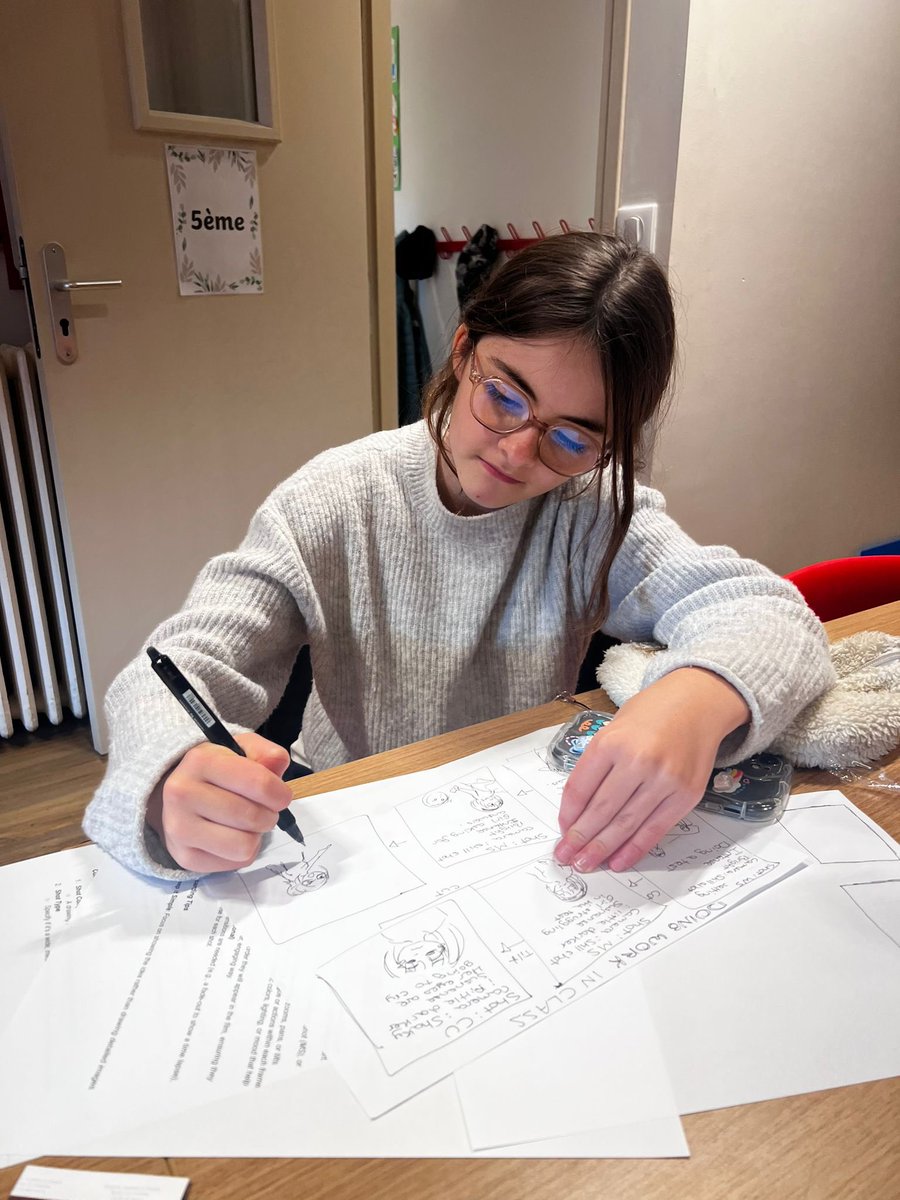 AlexanaBradean's tweet image. Learning the art of filmmaking: storytelling, planning scenes, and creating visually engaging narratives. Turning ideas into cinematic experiences! #FilmmakingBasics #Storytelling #VisualCreativity