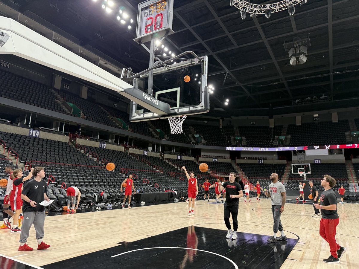 It was great to see ⁦<a href="/EWUMBB/">EWU Men's Basketball 🏀</a>⁩ coach Dan Monson this morning. He’s back home in Spokane &amp; ready to battle ⁦<a href="/WSUCougarsMBB/">Washington State Men's Basketball</a>⁩ tomorrow night. I’ll be watching ⁦<a href="/ZagMBB/">Gonzaga Basketball</a>⁩ vs. Long Beach tonight before I head home.