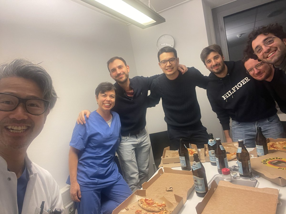 jongichun's tweet photo. RIO Feierabend. Thanks to the full CCB EP Team and 🇮🇹 Pizza….!!!🙏🏻👍🏻👸🏻🤩 
- see you tomorrow..;-)) https://t.co/bpSOdztXuT