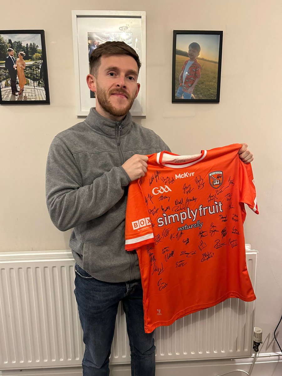 Signed Armagh jersey has arrived 🟠⚪️

One of the many top prizes we have for Fridays raffle. Please donate so you we can continue to equip our youth teams

Draw live on Facebook 

klubfunder.com/Clubs/St_Brend…