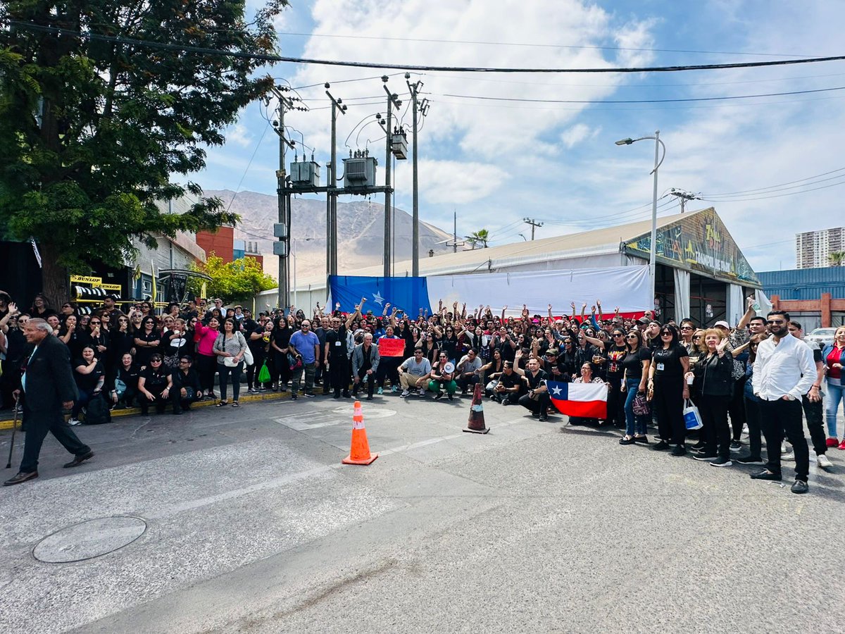 markuz809's tweet photo. @Zofri_SA No son un grupo reducido, Zofri quiere despistar a la población y hay mucho más trabajadores y trabajadores de lo que creen. https://t.co/2ElL0J0I6j