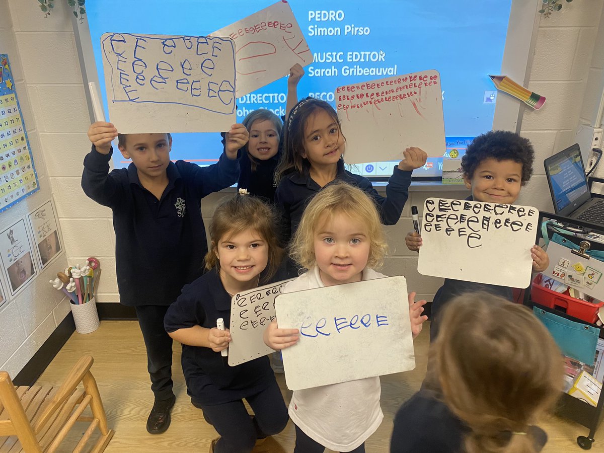 mrs_hantz's tweet photo. While practicing our  E’s this afternoon, some of our friends went above and beyond by making a pattern with upper case and lower case E’s. @mrs_mcnish https://t.co/paNpet0jqV