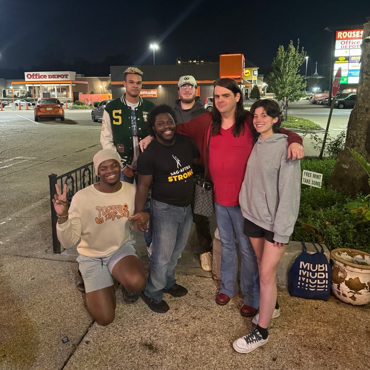 SBWorkersUnited's tweet image. WHEN WE FIGHT, WE WIN 🔥✊

Give a big CONGRATULATIONS to Starbucks workers who just won their union in these stores: 
 
🔥Baton Rouge, LA - Siegen &amp;amp; Perkins
🔥Salt Lake City, UT - 114th &amp;amp; Bangerter
🔥Portland, OR - SW Cedar Hills &amp;amp; SW Hall
🔥San Leandro, CA - MacArthur &amp;amp; Estillo