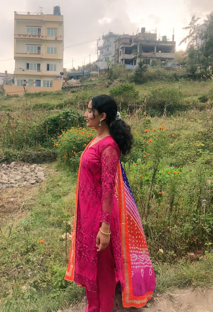 झरी जानेछ फूल कुनैदिन!
कसका लागि फुल्छन् फूल?
आखिर,
फूल को पनि त उमेर हुन्छ!!