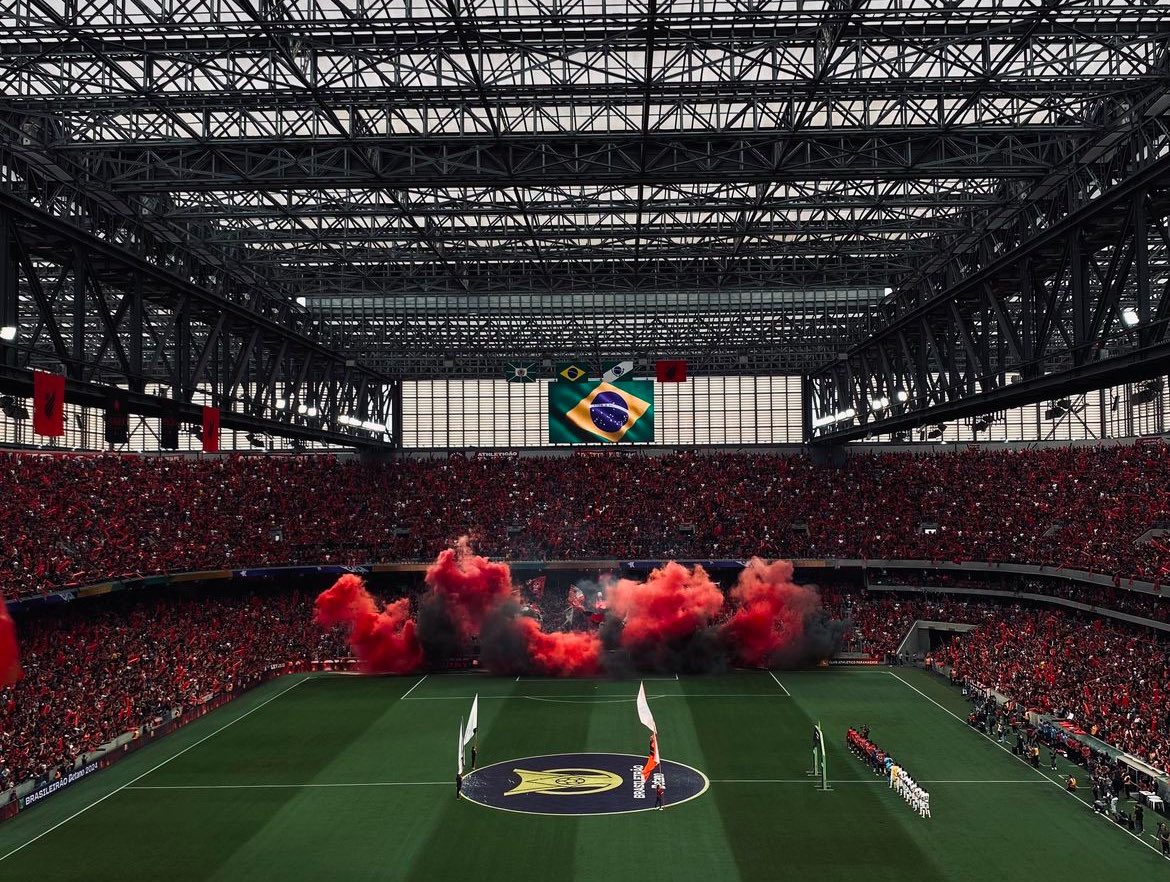 _CAPTT's tweet photo. Sem dúvidas o destaque desse centenário será a torcida rubro-negra.
Marcado na história!