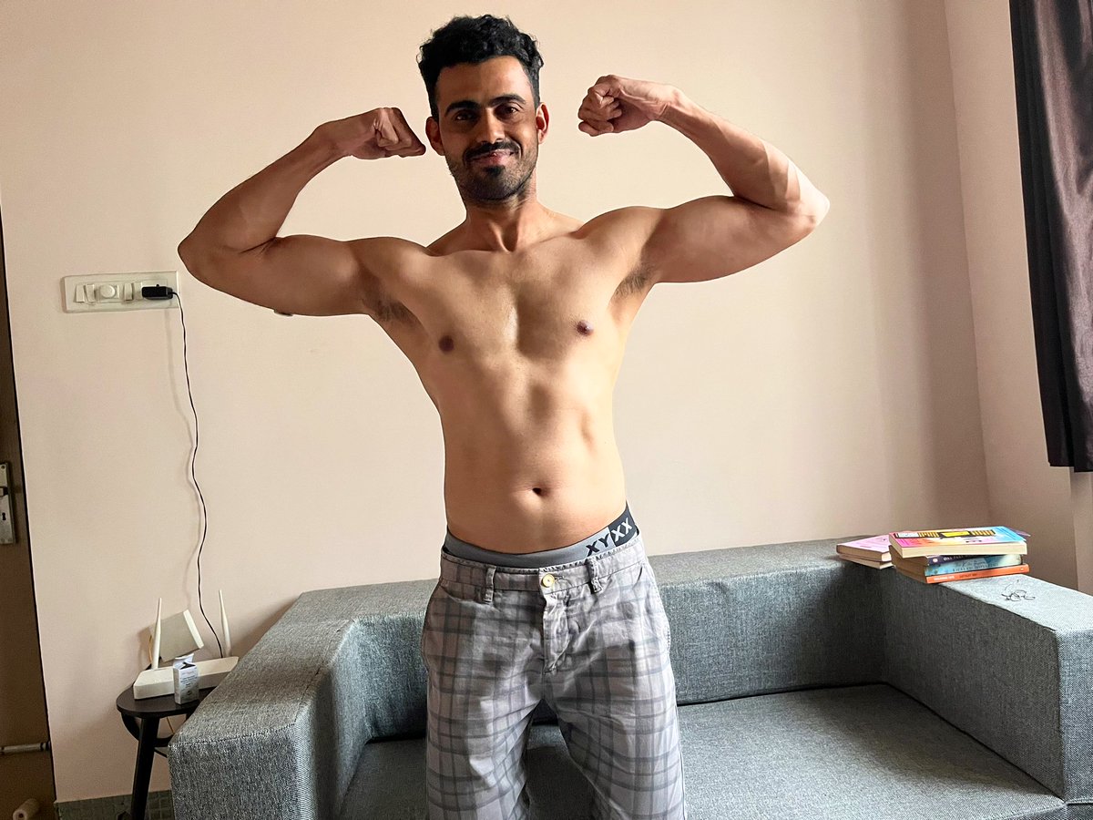 The morning flex.
#indianmen #doublebiceps #posingpractice #bodybuilding