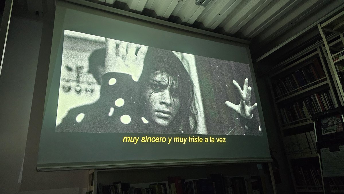 Centro Cultural de España en El Salvador (CCESV) (@ccesv) on Twitter photo Inicia la proyección de "La Singla", una historia contada desde el ojo de directora española Paloma Zapata, en el ciclo <a href="/mujeres_decine/">Mujeres de Cine</a>.
@zapatapaloma
<a href="/AteraFilms/">Atera Films</a>
<a href="/FindingLaSingla/">En busca de la Singla</a> Inicia la proyección de "La Singla", una historia contada desde el ojo de directora española Paloma Zapata, en el ciclo <a href="/mujeres_decine/">Mujeres de Cine</a>.
@zapatapaloma
<a href="/AteraFilms/">Atera Films</a>
<a href="/FindingLaSingla/">En busca de la Singla</a>