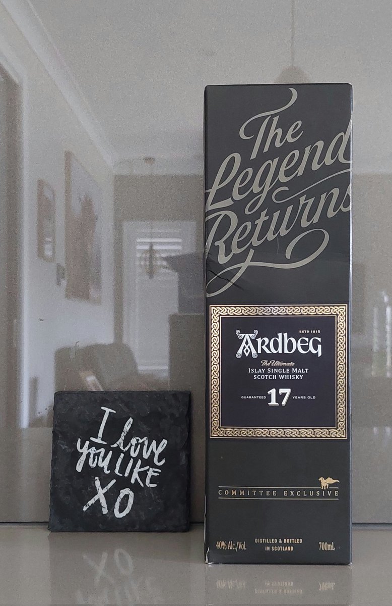 jmrmslater's tweet photo. I'm good to myself at Xmas time
#ardbeg
#islaysinglemalt
#thewateroflife https://t.co/D7evC3OqM4