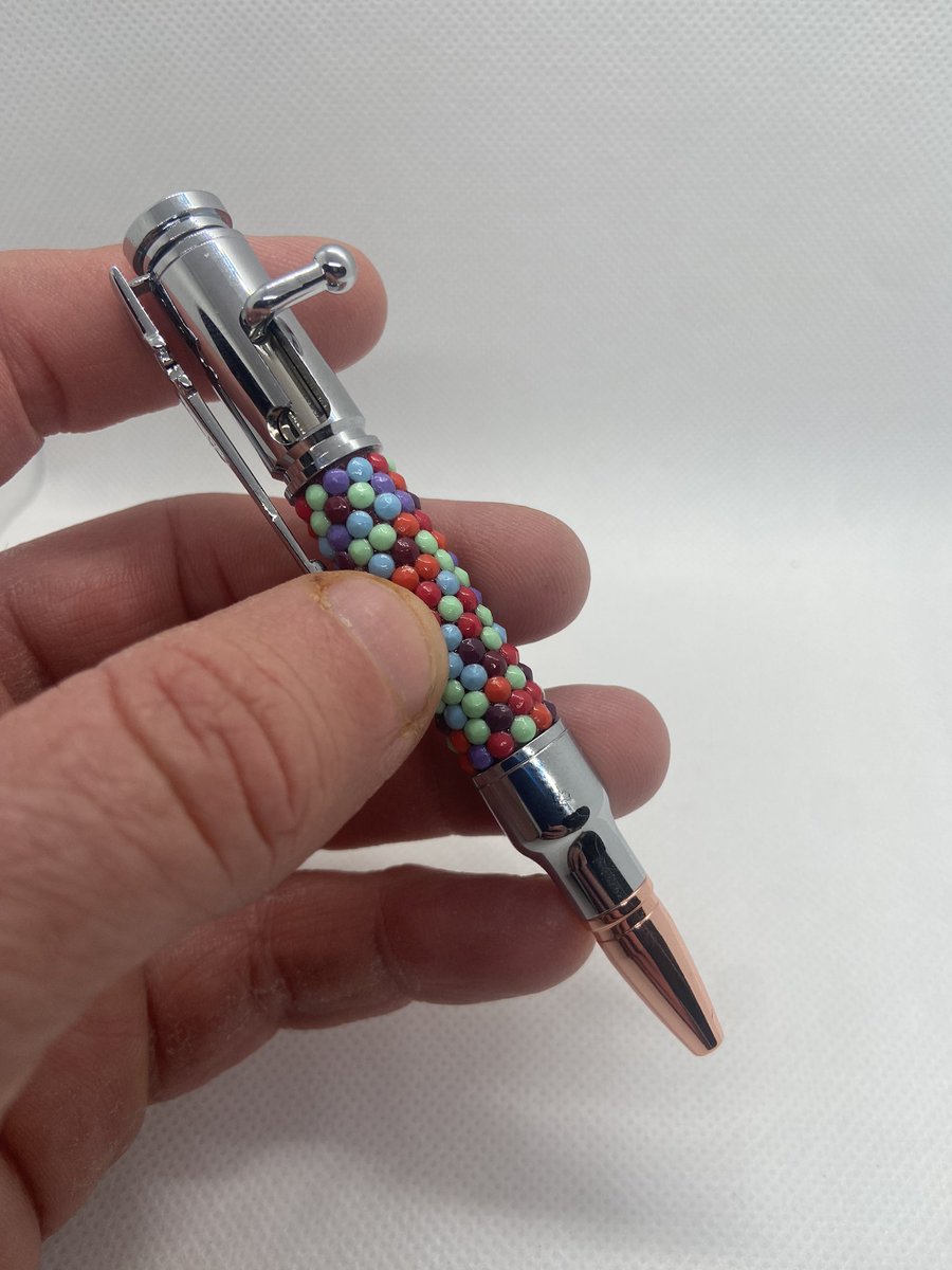 DpenmakerStyle's tweet photo. Mini Bolt Action #DiamondDot Pens. Both of these are my last of this kind. One of them is #Autumn and #chrome and the other is #Bubblegum and #gold. Very cool looking and how they work. Price is $60/each https://t.co/IjhnT86mrE