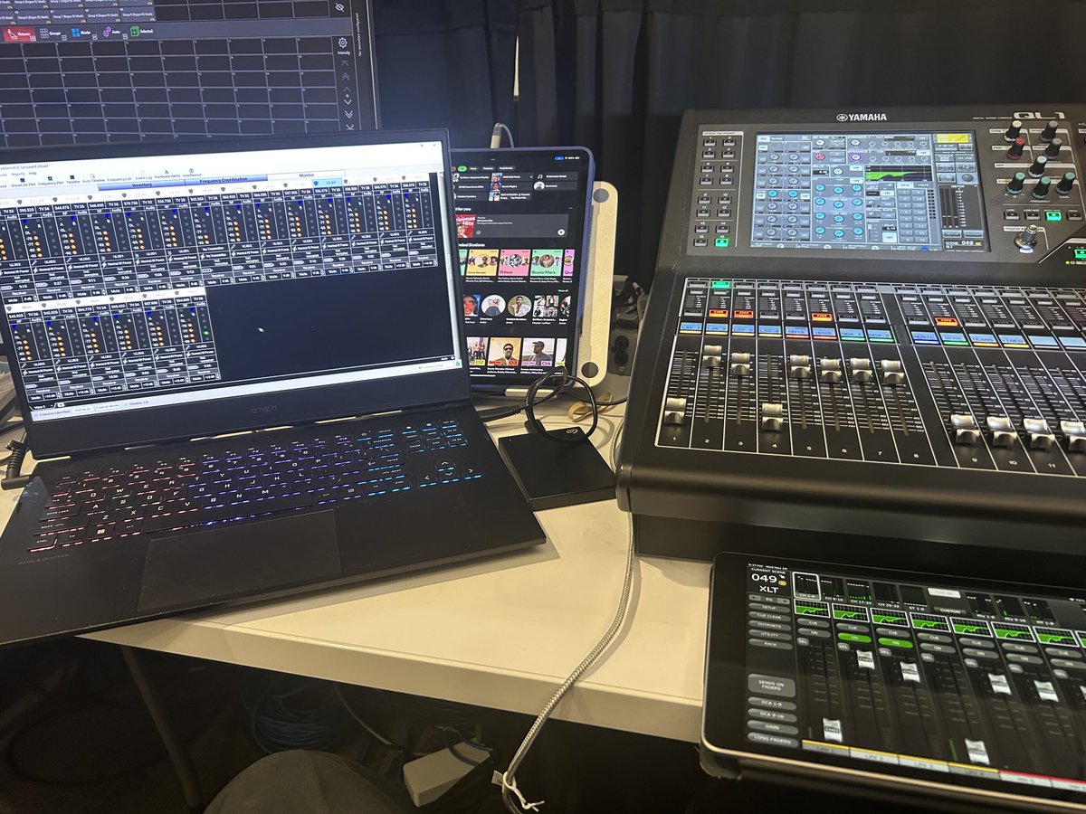 20 mics open at once. Thank you Dan Dugan! #audioengineer