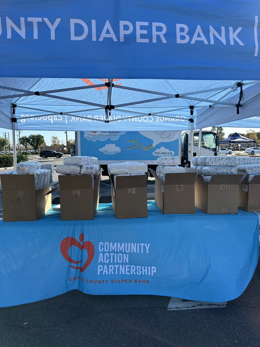 🦃 #TeamValencia partnered up with Project Kinship, Santa Ana College, and so many other amazing groups to give back to the community. We distributed 500 turkeys and hundreds of boxes of fresh veggies, diapers, and even a few TVs. Looking forward to next year. Happy Holidays!