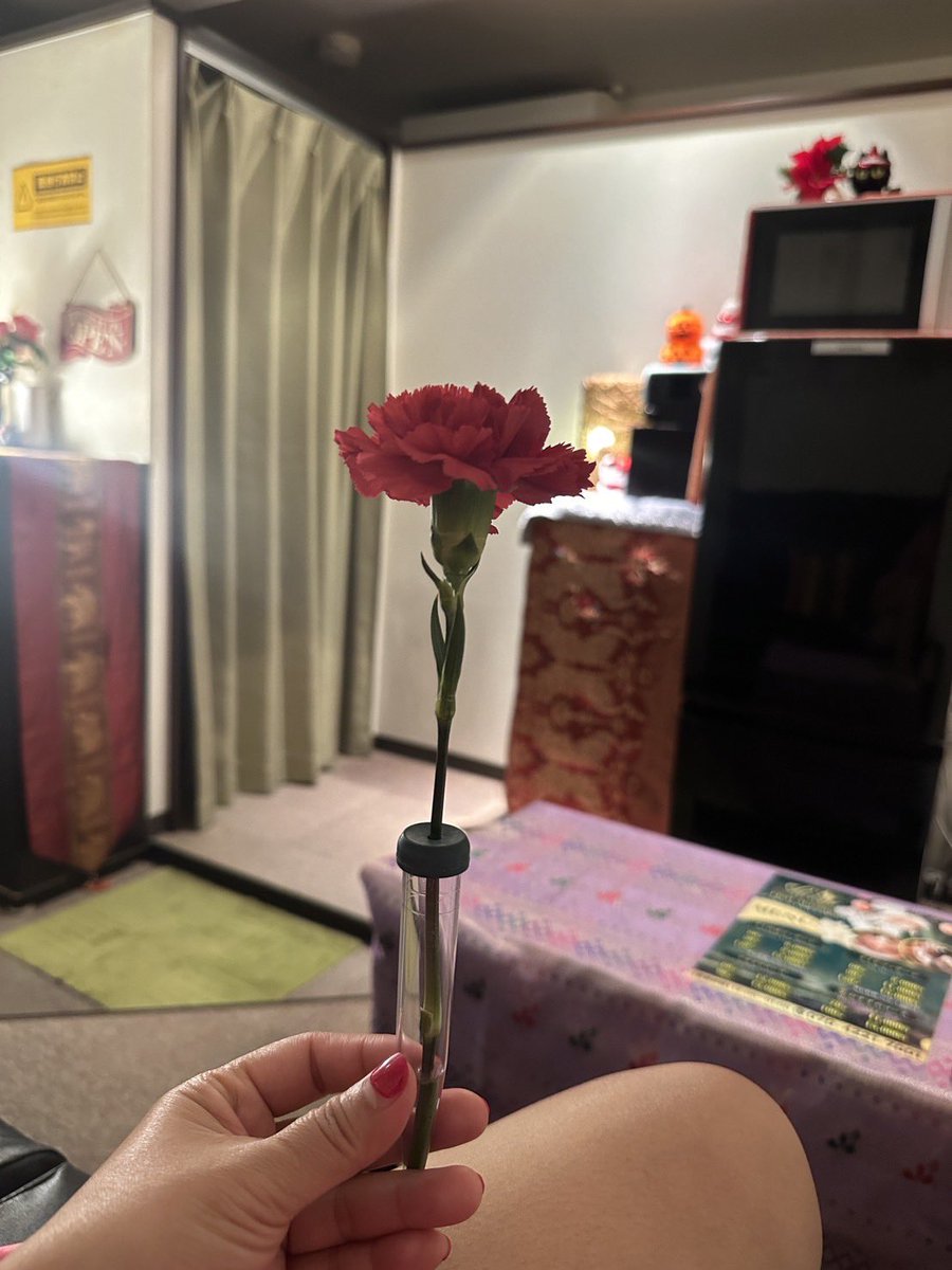 11月21日の出勤予定スタッフは

エリカさん🤗

アユミさん🤗

よろしくお願いします。 店は12:00から深夜01:00時まで!

あすすめコース1000円割引😙

Tell 07044246296