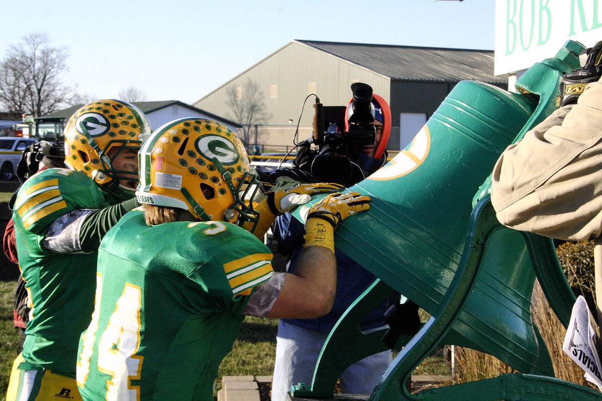IHSA_IL's tweet photo. 🏈🏈TOP 5⃣0⃣ #IHSA FOOTBALL PROGRAMS 🏈🏈
📅 1974 | 2024

⭐️⭐️#⃣1⃣0⃣⭐️⭐️
🍃 Geneseo Maple Leafs
📍 Geneseo

🔗🏈🔔 More on Geneseo's titles &amp; tradition &amp; the Top 50 programs▶️https://t.co/zGr6ldUtK1

🔗👕Exclusive Top 50 shirts▶️https://t.co/4p48oPHPy0 https://t.co/Ek5zpmlIui
