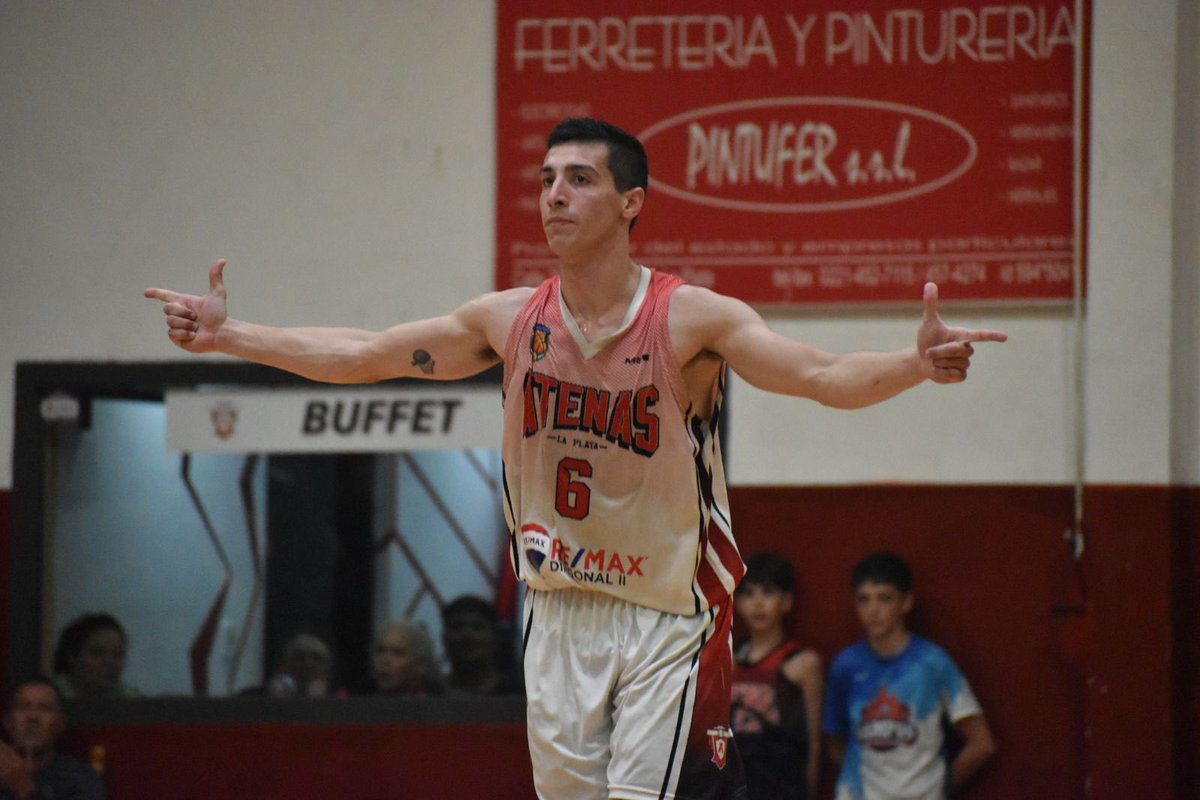 DiagonalalAro's tweet photo. #Final A1 | Juego 1 | Final del tercer cuarto: @AtenasLP 66 - 40 @PlatenseCA 

🔴 Transmisión en vivo por @AtenasLP 

Vía. @_delfimonaco
Ph Roberta https://t.co/UlHwwz6szr