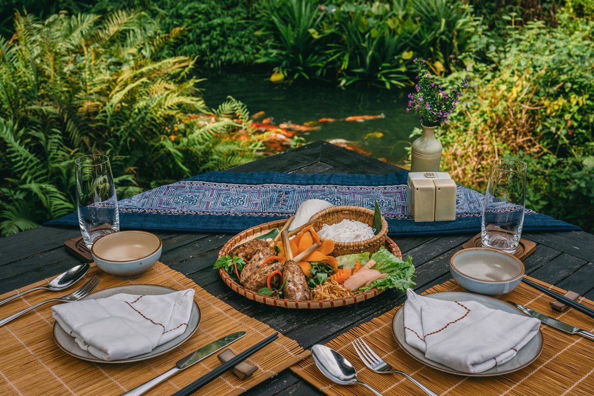 Dig into the story of the Northwest with every bite! At the Green Chili restaurant, each dish combines creative twists with traditional flavors, serving up exciting meals that still honor the classics.
#AvanaRetreat #vietnamcuisine #traditionalflavors