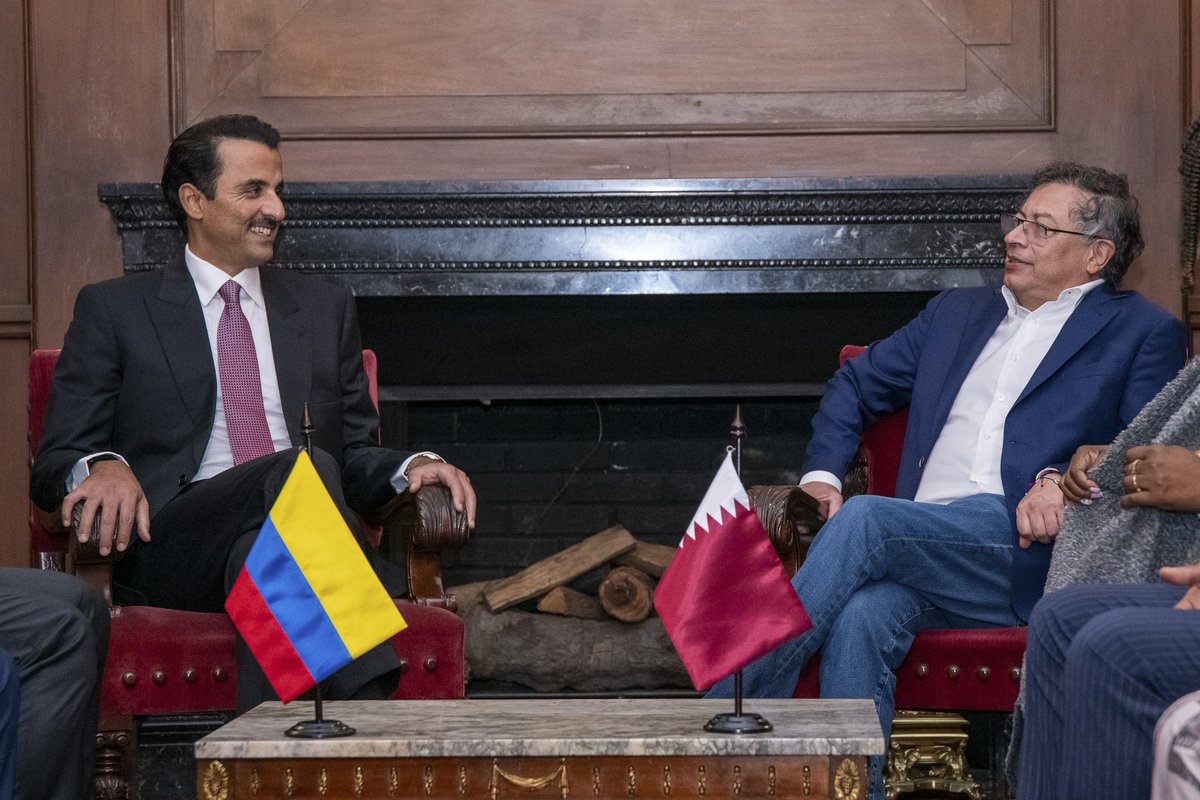 petrogustavo's tweet photo. Con el Emir de Qatar: jeque Tamim bin Hamad Al Thani, en su visita de Estado a Colombia https://t.co/rDoDCb3J0J