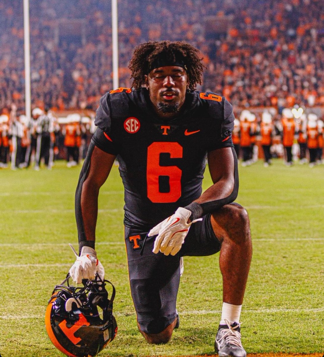 anthebaker's tweet photo. hand him the heisman https://t.co/jvTiY9mxMg
