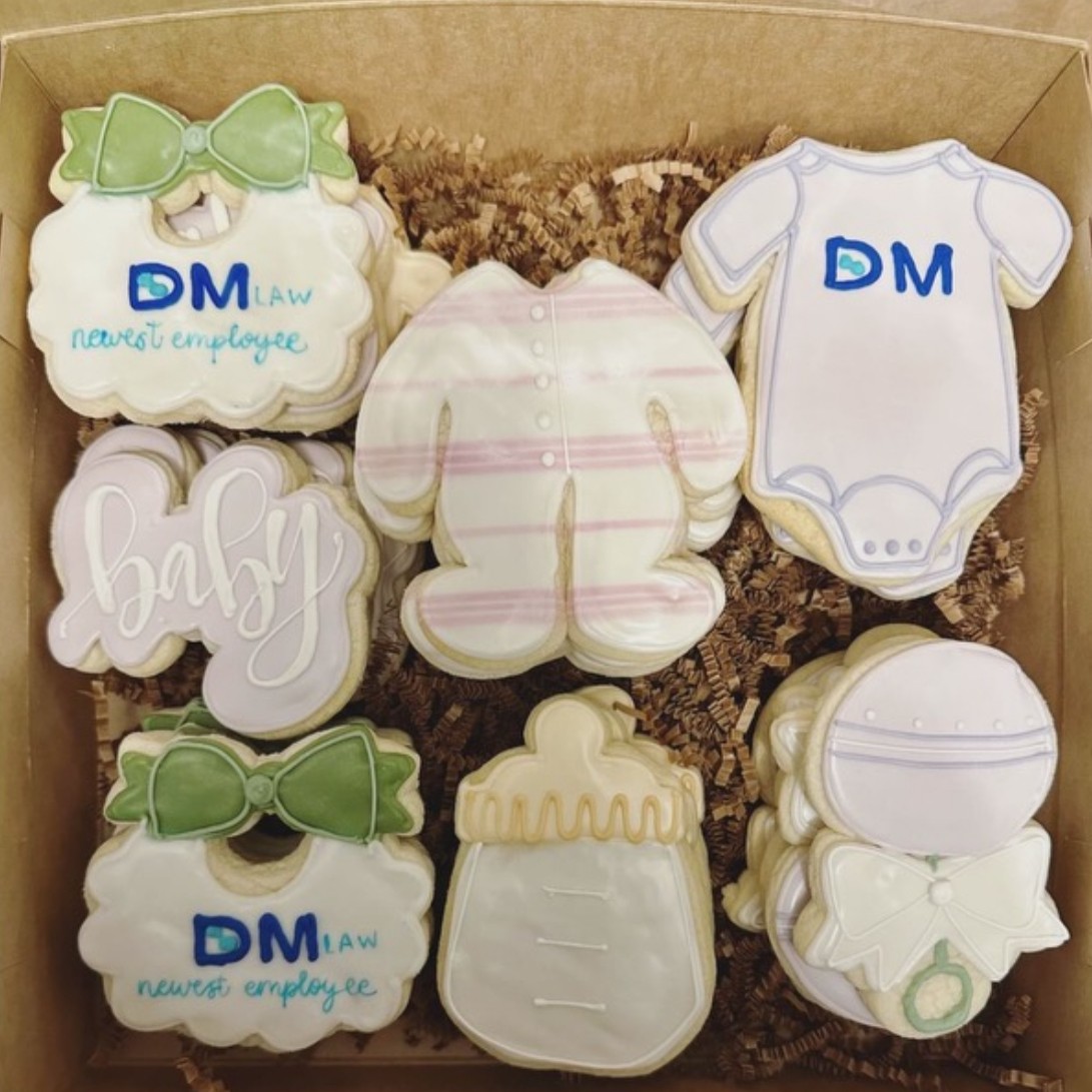DMInjuryLaw's tweet image. Oh, baby! 🎉👶Celebrating a new DM Injury Law family addition with these adorable (and delicious) cookies!

Huge congratulations to Megan, we're so excited to meet the little one soon😇

🍪Cookies by MackCanvas &amp;amp; Cookie!

#OhBaby #BabyShower #CustomCookies #CompanyCookies