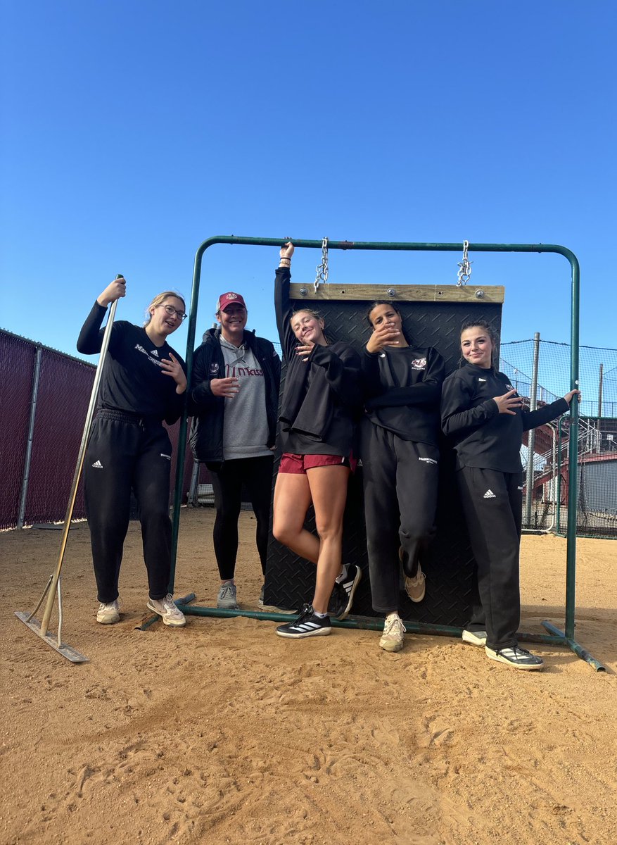 Wednesday shoutout to our bullpen squad! 🥎👏🏼

#Pitchers4lyfe x #Flagship🚩
