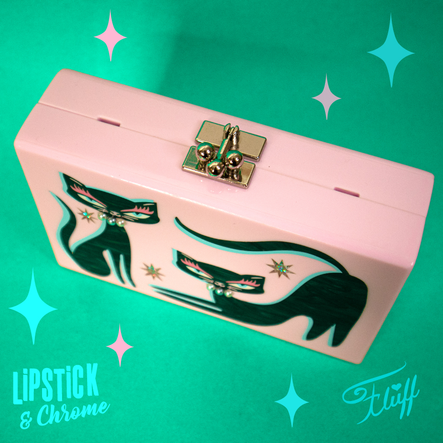 Miss_Fluff's tweet image. 🩷 Kitty Chic! 🩷 handbags are IN STOCK &amp;amp; shipping now! 
collab with Lipstick &amp;amp; Chrome ! I have to say, this may be my most favorite purse ever!  💋
missfluff.shop/products/swank…

#midmod #midcenturymodern #MidCenturyStyle #retrostyle #palmspringsstyle #vintagestyle #catlover #catstyle
