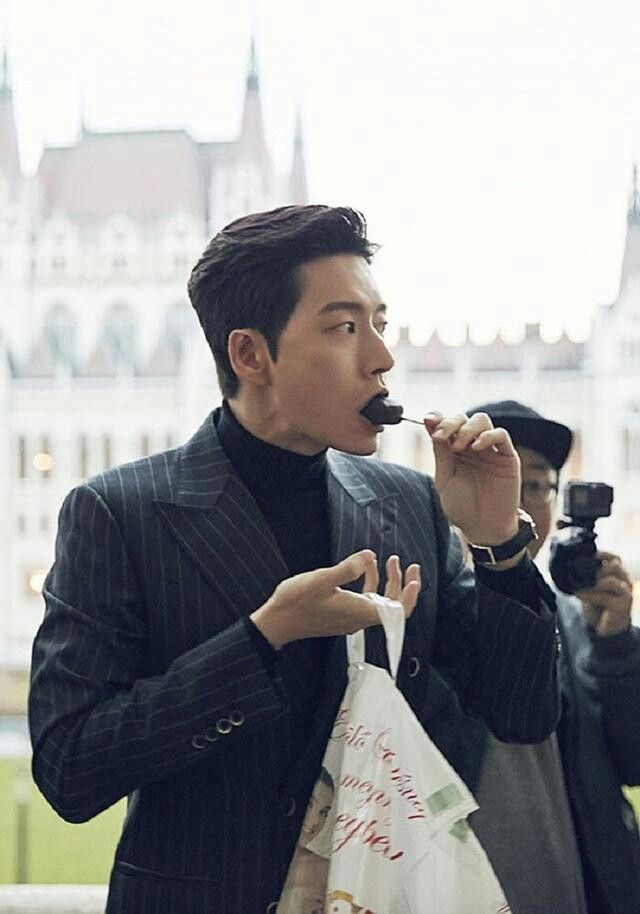 When milady was busy with her schedule but I wanted that one snack around the area.

'Keep watching her movements, while snacking'