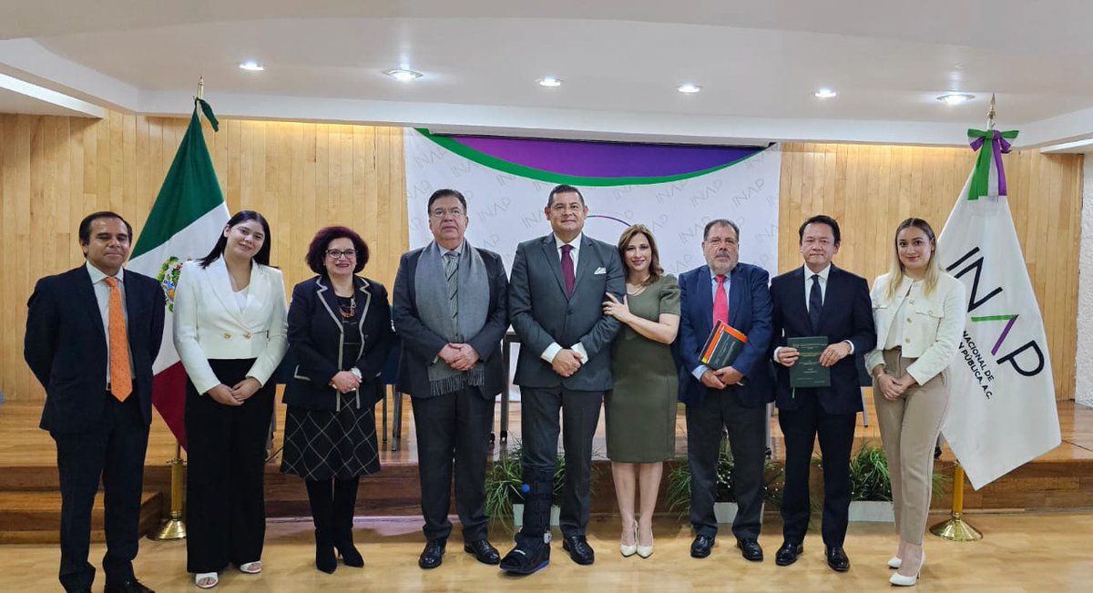 moviendoideas's tweet image. #CírculoDePODER ⭕️- Que AA ya es Doctor en Administración Pública. Hoy, el próximo gobernador de #Puebla Alejandro Armenta defendió su tesis doctoral &apos;La Bioética Social en el Estado de Derecho para la consolidación de un Modelo de Seguridad y Justicia: Estudio de Caso Puebla&apos;,…