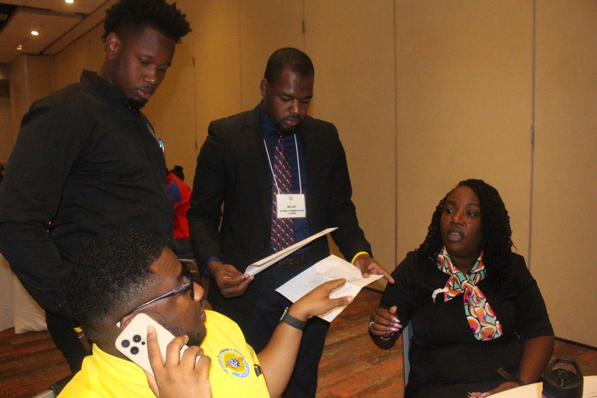 TheCCCJ's tweet image. That&apos;s a wrap! Another successful day😆 

Day 3 of the Third Quarter Review Session was a success! 

The hard work never stops✨ 🎊 

#CCCJ #ReviewSession #HardWorkNeverStops #InnovativeMinds #HardAtWork