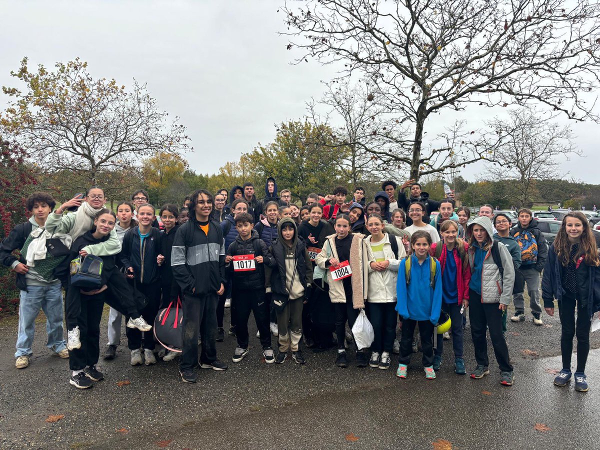 hubertine4's tweet photo. Championnat départemental de cross @unss31 55 élèves, benjamin.e.s minimes et sport partagé, tous unis pour représenter le @Clg_HAuclert . De belles places individuelles et une qualification par équipe pour le championnat d'académie @EpsToulouse @G24Toulouse @HauteGaronne @unss https://t.co/gxcVn3zuIA