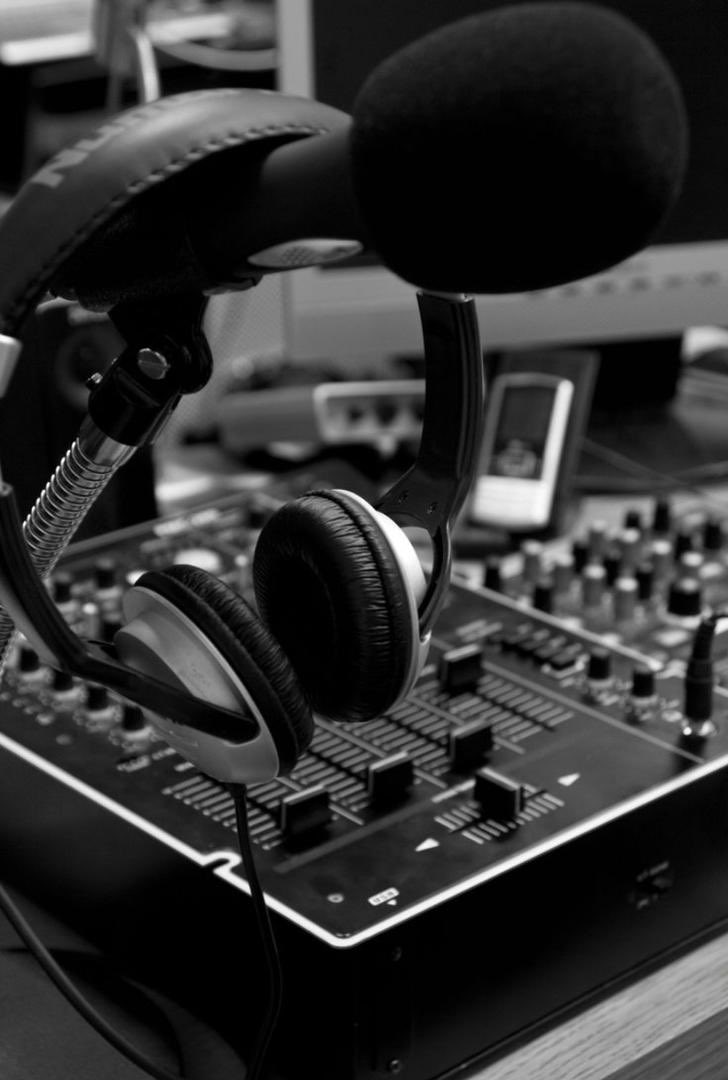 🔴📻𝙍𝘼𝘿𝙄𝙊 𝘽𝘼𝙇𝘼𝙁𝙊𝙉 𝘽𝘼𝙎𝘾𝙐𝙇𝙀 𝙈𝙊𝙈𝙀𝙉𝙏𝘼𝙉É𝙈𝙀𝙉𝙏 𝙎𝙐𝙍 106.3 À 𝙔𝘼𝙊𝙐𝙉𝘿É

Chers auditeurs,

Suite aux nombreuses plaintes reçues par Radio Balafon liées aux désagréments d’écoute dans la ville de Yaoundé, la Radio qui vous écoute bascule momentanément…