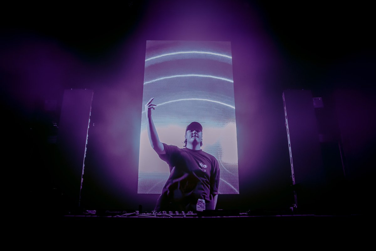 𝗝𝗨𝗦𝗧 𝗔𝗡𝗡𝗢𝗨𝗡𝗖𝗘𝗗🏴

Blackout Wednesday at Bass Station makes a mighty return w/ the Chicago-land debut of <a href="/Mile32dubs/">Mile32 | DPMO</a>! W/ support from some of the finest local heros, we’re gearing up for a legendary Thanksgiving eve.

Lights - Lasers - Pk Sound - No Visuals
