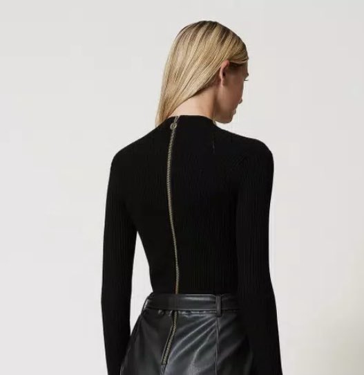 OConnors_YYC's tweet image. This midi dress from Twinset is perfect for the season. The upper part is made from a ribbed knit, the lower part a faux leather.  #winterstyle #oconnors #calgarystyle #winterstyle #yycfashion #winterdress #partydress #calgaryfashion