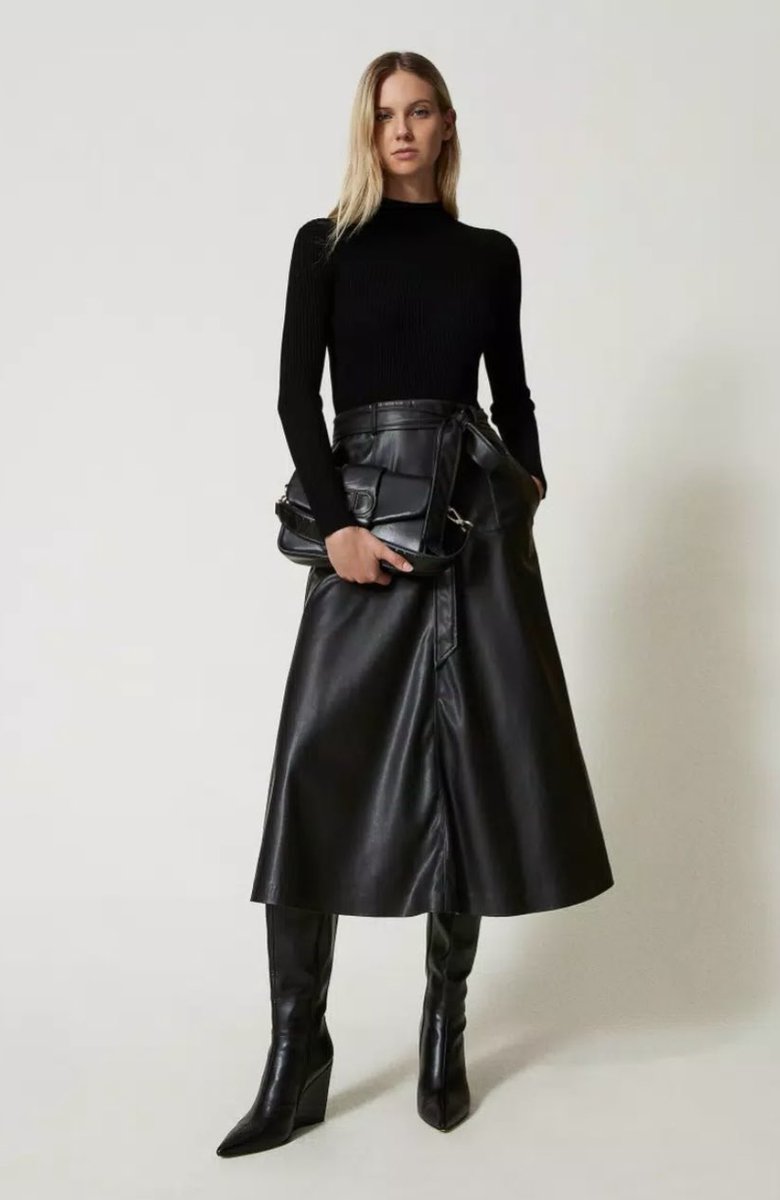 OConnors_YYC's tweet image. This midi dress from Twinset is perfect for the season. The upper part is made from a ribbed knit, the lower part a faux leather.  #winterstyle #oconnors #calgarystyle #winterstyle #yycfashion #winterdress #partydress #calgaryfashion