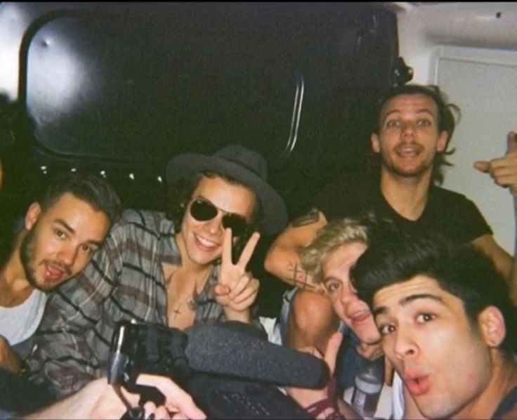 sien | ❯❯❯❯❯ tweet media