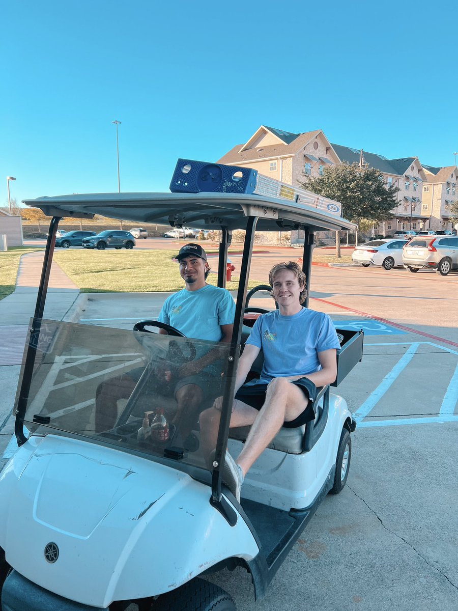 CampusVillageCS's tweet image. We are so thankful for our maintenance staff!🧰🛠️ Your hard work does not go unnoticed. If you see them around the property, be sure to thank them for all they do🩵 #cvcs #cvsoutofthisworld