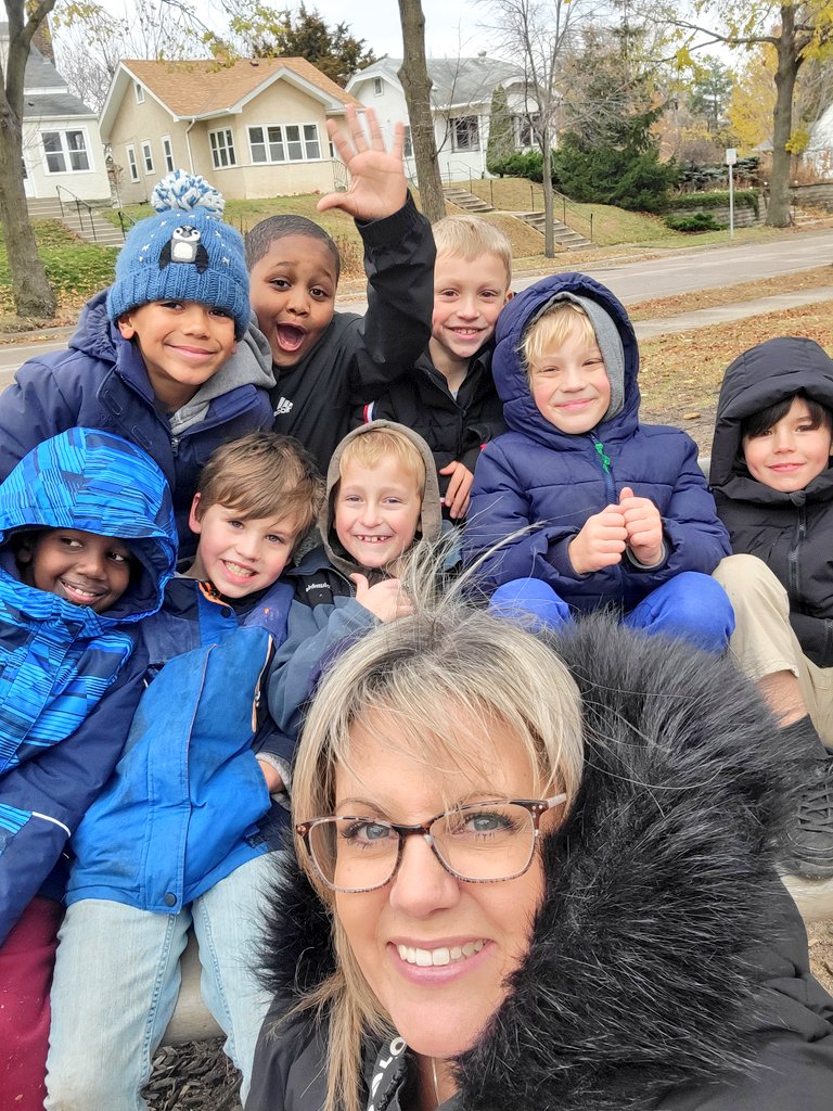 Here at LNCS Keewaydin we love the outdoors.  Today 2nd grade recess was cold and fun. Bundle up my Keewaydin friends. Winter is coming. Reach out if you need support with outdoor weather apparel.  #proudprincipal #lovemyjob <a href="/lncspta/">LNCSPTA</a> <a href="/MPS_LNCS/">Wenonah Keewaydin</a> <a href="/MPS_News/">Minneapolis Public Schools</a>