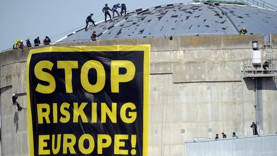 @BMUV <a href="/ausgestrahlt/">.ausgestrahlt</a> <a href="/zeitonline/">ZEIT ONLINE</a> <a href="/GruenMeyer/">Christian Meyer</a> @GrueneLtNds In Frankreich ist die fragwürdige Kooperation mit dem 🇷🇺russischen Staatskonzern kaum Thema
Vor 2 Jahren wurde 🇫🇷Framatome verstaatlicht, weil ihm als privates Unternehmen der Bankrott gedroht hätte: Hohe Schulden, Invest für teure Altmeiler: ca  100 Mrd €
7/