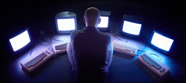 Der #Commodore64 #C64 als Forschungsobjekt? Freut euch auf wissenschaftliche Einblicke mit Prof Dr. Jens Schröter und Dr. Dr. Stefan Höltgen in unserer neuen #Podcast-Folge 016!

Hier reinhören: brotkastenfreun.de/brotkastenfreu…

oder auf YouTube: youtube.com/watch?v=7prsXT…