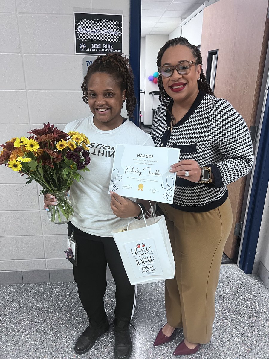 Congratulations to Ms. Franklin for being named #HAABSE Teacher of the Year! We celebrate you as an invaluable contributor to our students’ success. Your passion and commitment shows through your daily impact. Thank you for all that you do!

#OneSheldon
#TheMarathonContinues