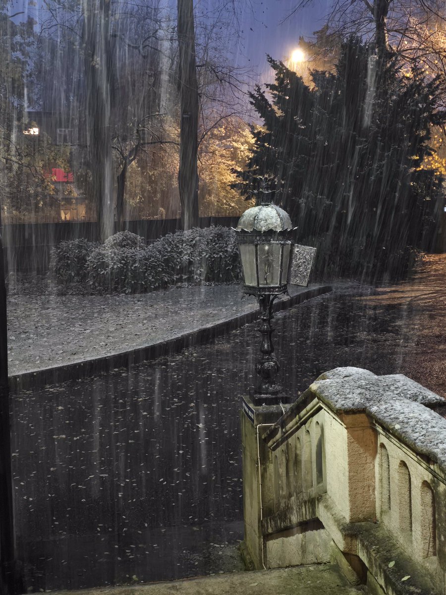 Headington Rye Boarding (@hso_boarding) on Twitter photo #HROdavenport in the snow <a href="/HSO_Boarding/">Headington Rye Boarding</a> #HROdavenport in the snow <a href="/HSO_Boarding/">Headington Rye Boarding</a>