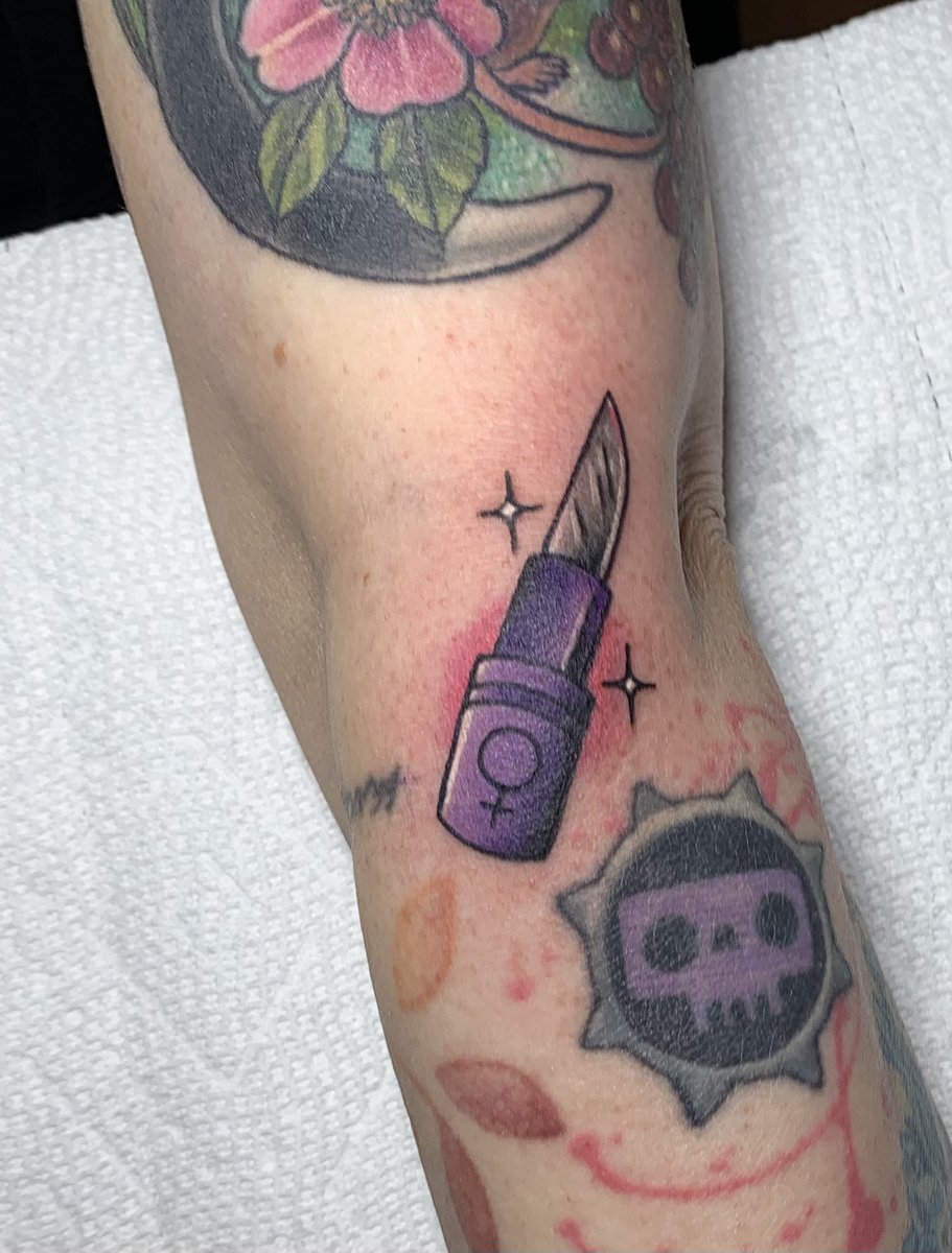 Thank you <a href="/evatattoos/">💗Eva of Rivia💗</a> for this badass tattoo that gives back 😍🔥