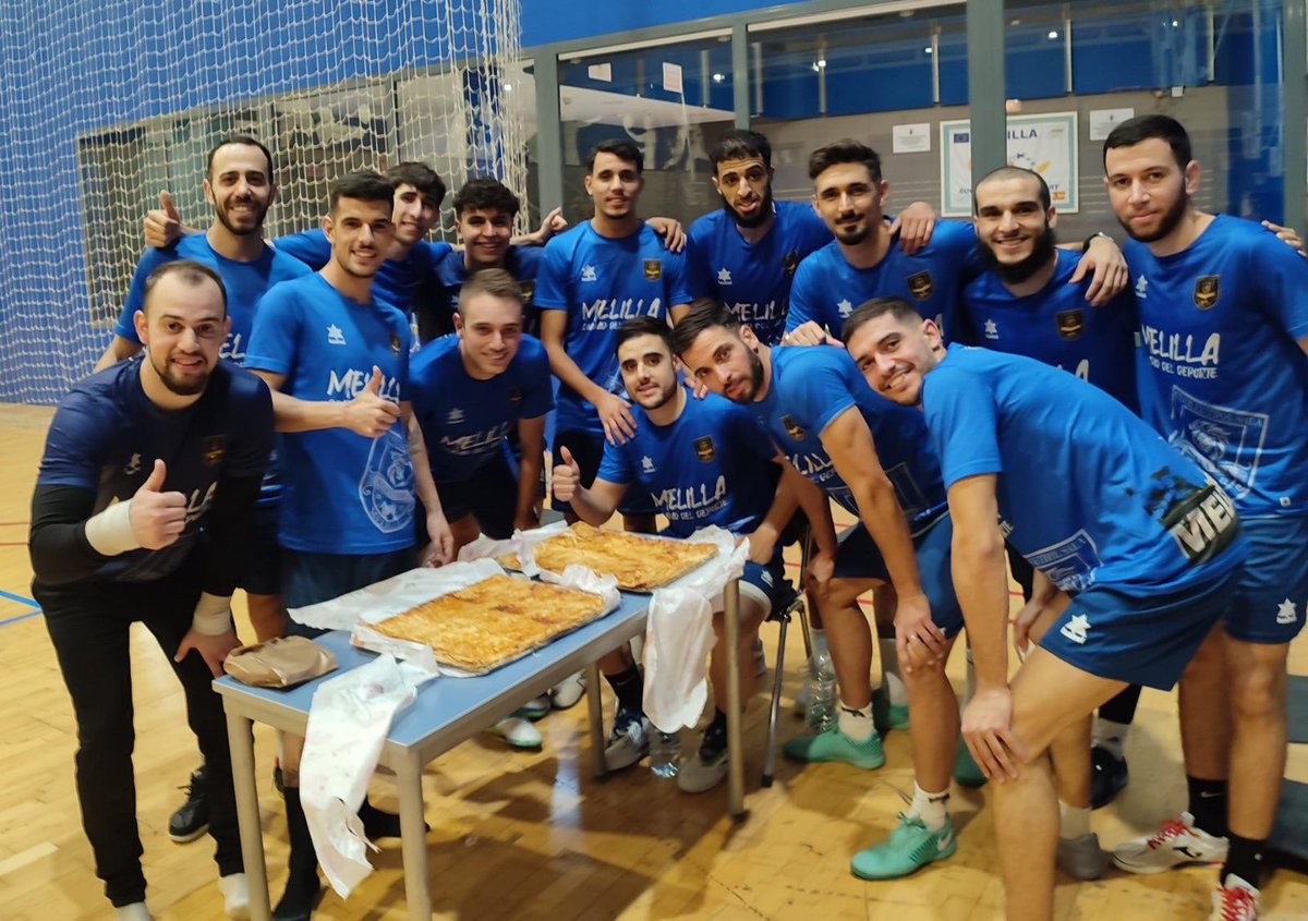 Un día mas de duro trabajo, para después de un poco de distracción y disfrute ¡¡¡ TODOS A UNA!!!. 💪💪💪🦁🦁🦁💪💪💪 Vamos todos juntos podemos