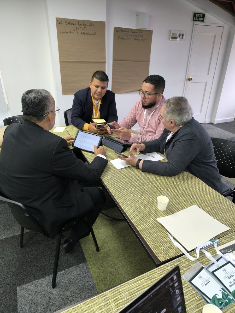 El taller de validación de la cartilla “Lecciones bíblicas ambientales” se convirtió en un espacio de reflexión, en el que líderes religiosos de la Amazonia colombiana formularon propuestas con el fin de fortalecer la acción pastoral por la protección de los bosques tropicales.