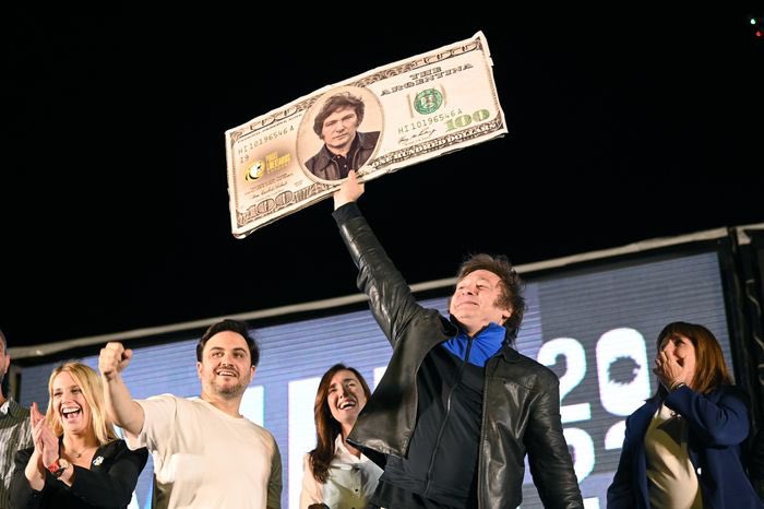 Mario Nawfal (@marionawfal) on Twitter photo 🇦🇷 MONEY, MONEY, MONEY UNDER MILEI: 11TH STRAIGHT SURPLUS
Argentina posted a $888M trade surplus in October 2024, rebounding from a $442M deficit last year.
Exports soared 30%, fueled by agriculture and manufacturing, while imports grew 4.9%.
Many credit <a href="/JMilei/">Javier Milei</a>’s libertarian 🇦🇷 MONEY, MONEY, MONEY UNDER MILEI: 11TH STRAIGHT SURPLUS
Argentina posted a $888M trade surplus in October 2024, rebounding from a $442M deficit last year.
Exports soared 30%, fueled by agriculture and manufacturing, while imports grew 4.9%.
Many credit <a href="/JMilei/">Javier Milei</a>’s libertarian