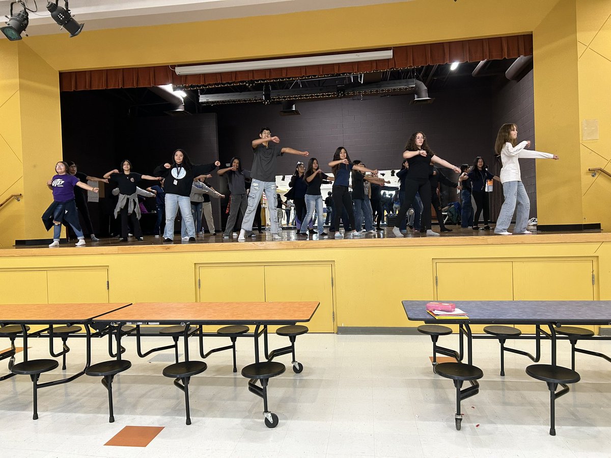 Andrea Morse, M.Ed. (@andreamorse26) on Twitter photo 💙 Ms. Jordan’s Dance class rehearsing for the December recital. They’re doing great! <a href="/rhsrangerettes/">rhsrangerettes</a> <a href="/FORtheValley_DM/">Daniel Medina</a> <a href="/RiversideMS1971/">Riverside Middle School</a> 💙 Ms. Jordan’s Dance class rehearsing for the December recital. They’re doing great! <a href="/rhsrangerettes/">rhsrangerettes</a> <a href="/FORtheValley_DM/">Daniel Medina</a> <a href="/RiversideMS1971/">Riverside Middle School</a>
