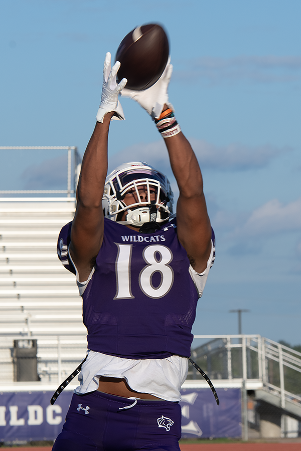 ELGINISD_EHS's tweet photo. Vote for Xavier Penson of @etxhsfb for Austin American-Statesman Athlete of the Week: 
https://t.co/HIoeaWh7ik https://t.co/HYdlW3cFUm