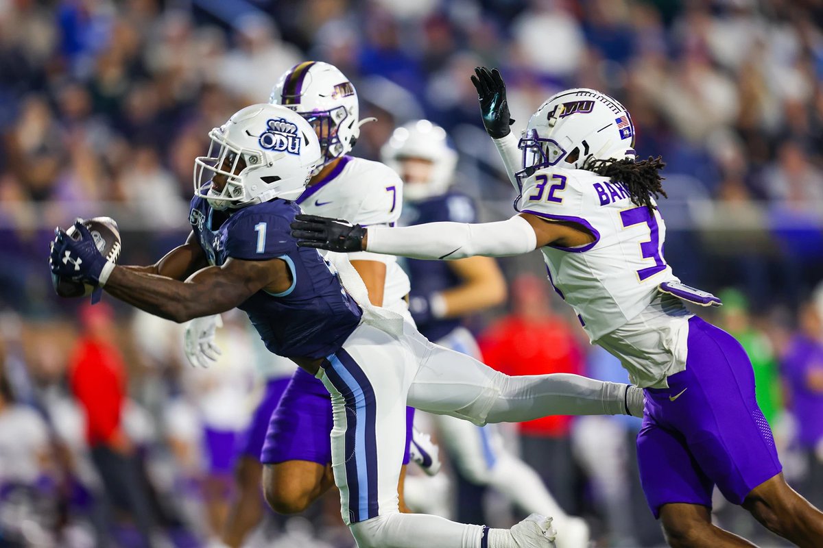 After a great conversation with <a href="/CoachKodyCook19/">Kody Cook</a> i am blessed to get a division one offer from The Old Dominion University 💙🤍 #Agtg✝️